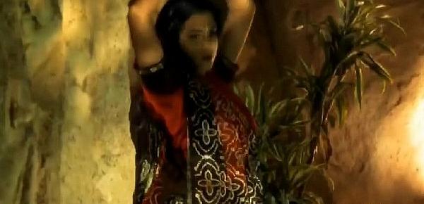  Seductive Bollywood Dancer MILF